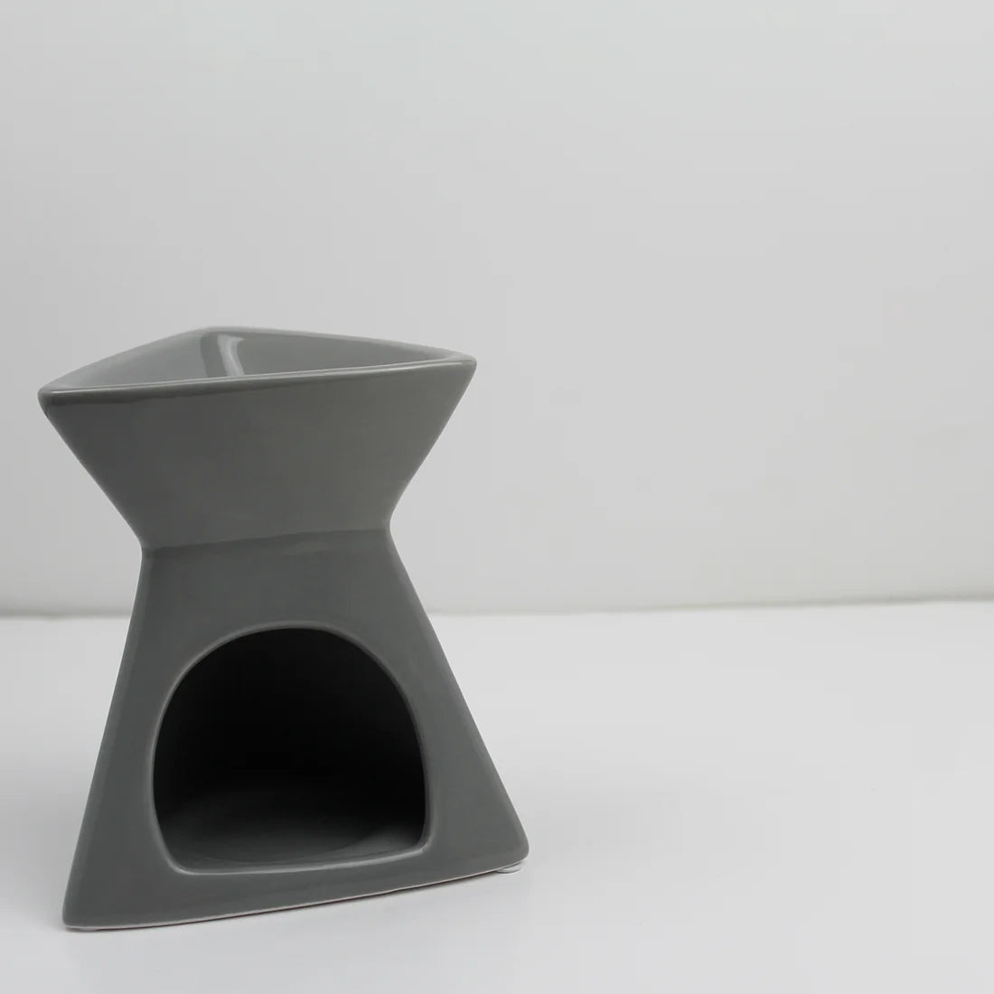 Mendwick Candles Aquila Wax Burner in Grey 